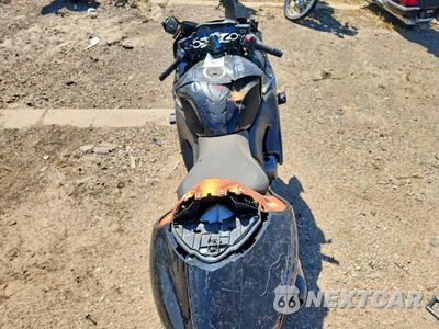 Zdjęcie 6 z 8 samochodu: 2022 SUZUKI GSX1300 RR VIN:JS1EJ11BXN7100544 - miniatura