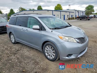 Czwarte zdjęcie samochodu z boku: 2014 TOYOTA SIENNA XLE 7-PASSENGER VIN:5TDDK3DC4ES075208 - miniatura