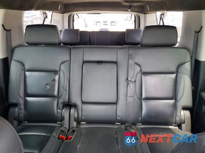 Zdjęcie 10 z 13 samochodu: 2020 CHEVROLET SUBURBAN C1500 LT VIN:1GNSCHKCXLR151506 - miniatura