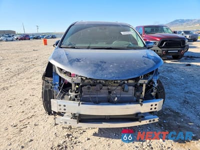 Piąte zdjęcie samochodu w środku: 2026 TOYOTA SIENNA XLE 8-PASSENGER VIN:5TDYRKEC7TS291587 - miniatura