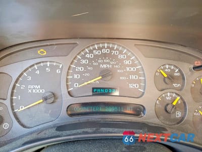 Zdjęcie 9 z 12 samochodu: 2004 CHEVROLET SILVERADO K2500 HEAVY DUTY VIN:1GCHK23U84F213014 - miniatura