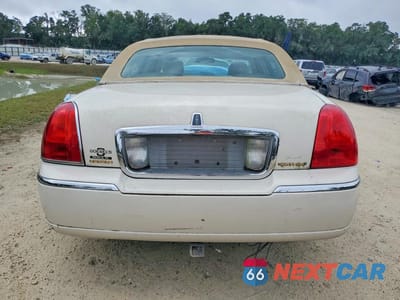 Zdjęcie 6 z 12 samochodu: 2007 LINCOLN TOWN CAR SIGNATURE VIN:1LNHM81V67Y608533 - miniatura