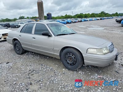 Czwarte zdjęcie samochodu z boku: 2008 FORD CROWN VICTORIA POLICE INTERCEPTOR VIN:2FAHP71V28X102243 - miniatura