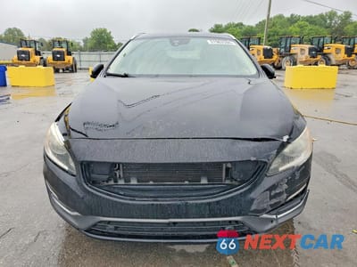 Piąte zdjęcie samochodu w środku: 2015 VOLVO V60 PREMIER+ VIN:YV140MEC8F1210614 - miniatura