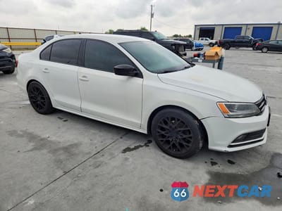 Czwarte zdjęcie samochodu z boku: 2016 VOLKSWAGEN JETTA SPORT VIN:3VWD17AJ5GM293008 - miniatura