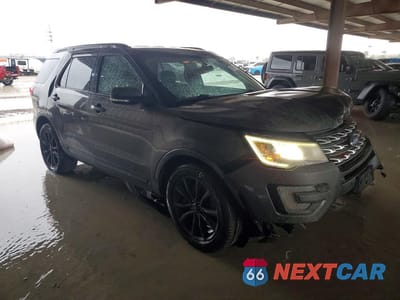Czwarte zdjęcie samochodu z boku: 2017 FORD EXPLORER XLT VIN:1FM5K7D86HGD53169 - miniatura
