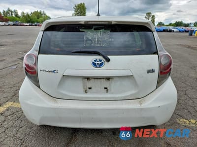 Zdjęcie 6 z 12 samochodu: 2013 TOYOTA PRIUS C TWO VIN:JTDKDTB32D1050727 - miniatura
