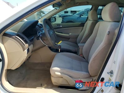 Zdjęcie 7 z 12 samochodu: 2005 HONDA ACCORD LX VIN:JHMCM56465C004888 - miniatura