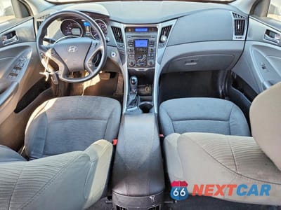 Zdjęcie 8 z 12 samochodu: 2011 HYUNDAI SONATA HYBRID VIN:KMHEC4A45BA003362 - miniatura