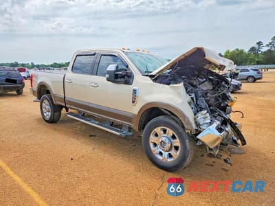 Czwarte zdjęcie samochodu z boku: 2017 FORD F250 SUPER DUTY VIN:1FT7W2B61HEE20570 - miniatura