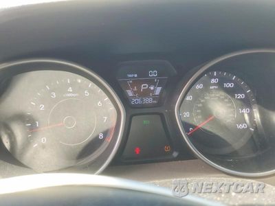 Zdjęcie 9 z 12 samochodu: 2014 HYUNDAI ELANTRA LIMITED VIN:5NPDH4AE3EH482095 - miniatura