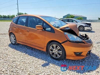 Czwarte zdjęcie samochodu z boku: 2009 HONDA FIT SPORT VIN:JHMGE88489S069296 - miniatura