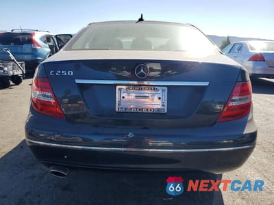 Zdjęcie 6 z 12 samochodu: 2012 MERCEDES-BENZ C 250 VIN:WDDGF4HB5CR228091 - miniatura