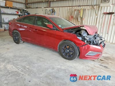 Czwarte zdjęcie samochodu z boku: 2015 HYUNDAI SONATA SE VIN:5NPE24AF9FH187955 - miniatura