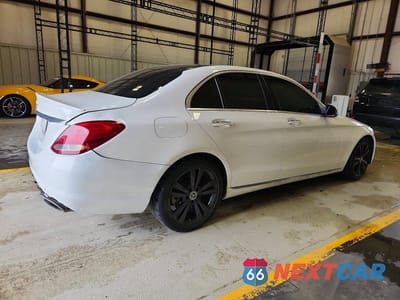 Trzecie zdjęcie samochodu z tyłu: 2018 MERCEDES-BENZ C 300 VIN:WDDWF4JB8JR335834 - miniatura