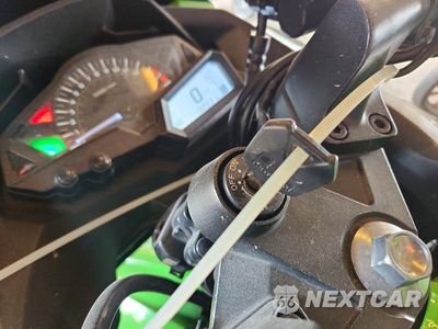 Zdjęcie 8 z 9 samochodu: 2013 KAWASAKI EX300 A VIN:JKAEX8A18DDA10830 - miniatura