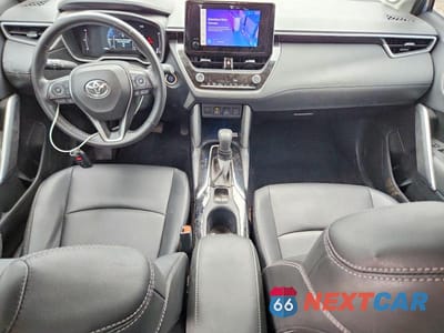 Zdjęcie 8 z 13 samochodu: 2023 TOYOTA COROLLA CROSS XLE VIN:7MUDAABG9PV050049 - miniatura