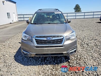 Piąte zdjęcie samochodu w środku: 2017 SUBARU FORESTER 2.5I TOURING VIN:JF2SJAWC4HH592319 - miniatura