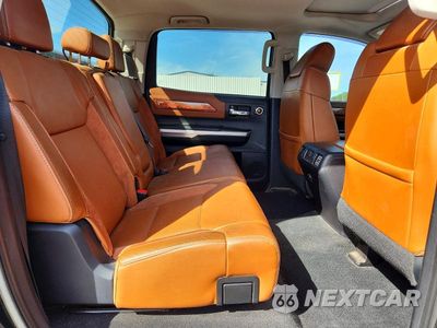 Zdjęcie 10 z 12 samochodu: 2017 TOYOTA TUNDRA 1794 EDITION VIN:5TFAW5F1XHX611267 - miniatura
