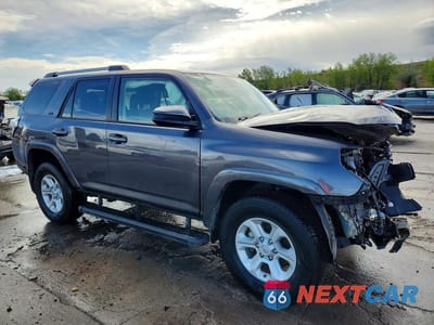 Czwarte zdjęcie samochodu z boku: 2020 TOYOTA 4RUNNER SR5 VIN:JTEBU5JR1L5756737 - miniatura