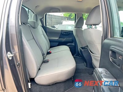 Zdjęcie 6 z 10 samochodu: 2018 TOYOTA TACOMA SR VIN:5TFAX5GN7JX104508 - miniatura
