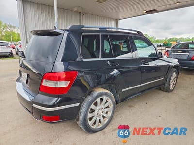 Trzecie zdjęcie samochodu z tyłu: 2011 MERCEDES-BENZ GLK 350 VIN:WDCGG5GB2BF574768 - miniatura