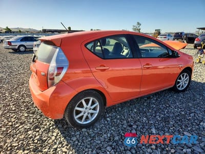 Trzecie zdjęcie samochodu z tyłu: 2012 TOYOTA PRIUS C FOUR VIN:JTDKDTB38C1005984 - miniatura