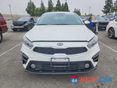 Piąte zdjęcie samochodu w środku: 2021 KIA FORTE LXS VIN:3KPF24AD2ME294527 - miniatura