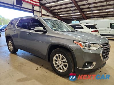 Czwarte zdjęcie samochodu z boku: 2020 CHEVROLET TRAVERSE LT VIN:1GNEVGKW8LJ256216 - miniatura