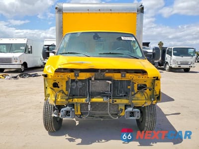 Piąte zdjęcie samochodu w środku: 2022 FORD E350 BOX TRUCK ** R & D * PRI FLEET ** VIN:1FDWE3FN3NDC04013 - miniatura