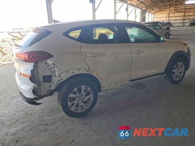 Trzecie zdjęcie samochodu z tyłu: 2020 HYUNDAI TUCSON SE VIN:KM8J23A43LU129537 - miniatura