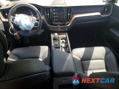 Zdjęcie 8 z 13 samochodu: 2023 VOLVO XC60 PLUS VIN:YV4L12RN6P1199089 - miniatura