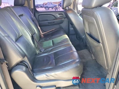 Zdjęcie 10 z 12 samochodu: 2013 CHEVROLET SUBURBAN C1500 LT VIN:1GNSCJE02DR218173 - miniatura