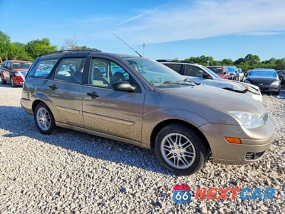 Czwarte zdjęcie samochodu z boku: 2005 FORD FOCUS ZXW VIN:1FAHP36N35W208077 - miniatura