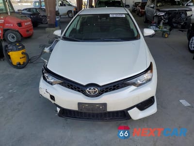 Piąte zdjęcie samochodu w środku: 2018 TOYOTA COROLLA IM BASE VIN:JTNKARJE6JJ561847 - miniatura