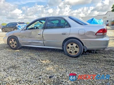 Drugie zdjęcie samochodu z przodu: 2002 HONDA ACCORD EX VIN:1HGCG16552A065670 - miniatura