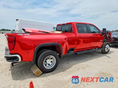 Trzecie zdjęcie samochodu z tyłu: 2026 CHEVROLET SILVERADO K3500 LT VIN:1GC4KTEY9TF129531 - miniatura
