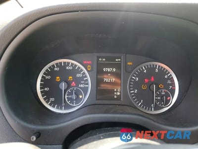 Zdjęcie 9 z 13 samochodu: 2019 MERCEDES-BENZ METRIS VIN:WD4PG2EE4K3510885 - miniatura