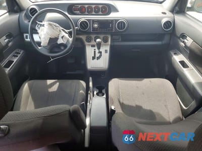 Zdjęcie 8 z 13 samochodu: 2009 TOYOTA SCION XB VIN:JTLKE50E991068070 - miniatura
