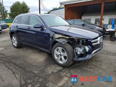 Czwarte zdjęcie samochodu z boku: 2018 MERCEDES-BENZ GLC 300 4MATIC VIN:WDC0G4KBXJV077815 - miniatura