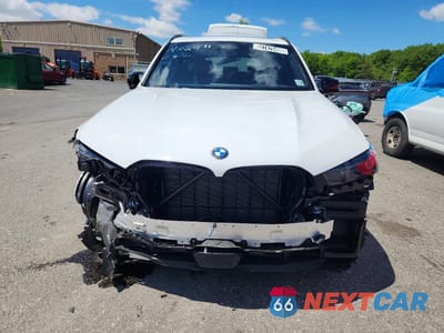 Piąte zdjęcie samochodu w środku: 2026 BMW X5 M60I VIN:5UX33EU06T9384229 - miniatura