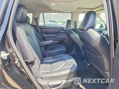 Zdjęcie 11 z 13 samochodu: 2021 TOYOTA HIGHLANDER XLE VIN:5TDGZRBHXMS120399 - miniatura