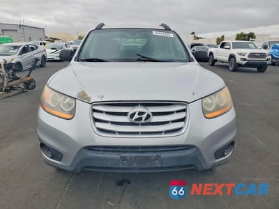 Piąte zdjęcie samochodu w środku: 2010 HYUNDAI SANTA FE GLS VIN:5NMSG3AB4AH347046 - miniatura