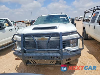 Piąte zdjęcie samochodu w środku: 2024 CHEVROLET SILVERADO K2500 CUSTOM VIN:1GC4YMEY4RF180500 - miniatura