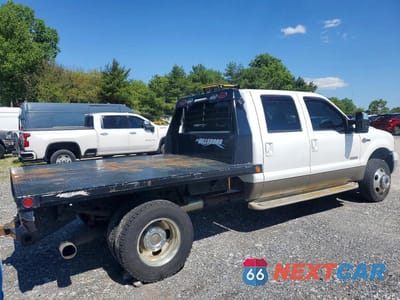 Trzecie zdjęcie samochodu z tyłu: 2005 FORD F350 SUPER DUTY VIN:1FTWW33P45EC64125 - miniatura
