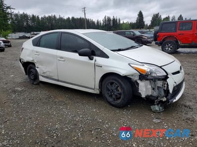 Czwarte zdjęcie samochodu z boku: 2015 TOYOTA PRIUS TWO VIN:JTDKN3DU6F0466419 - miniatura