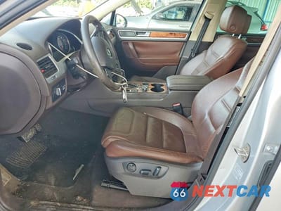 Zdjęcie 7 z 12 samochodu: 2012 VOLKSWAGEN TOUAREG V6 TDI VIN:WVGFK9BP6CD005330 - miniatura