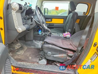Zdjęcie 7 z 12 samochodu: 2010 TOYOTA FJ CRUISER BASE VIN:JTEBU4BF8AK071843 - miniatura