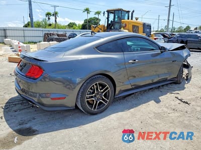 Trzecie zdjęcie samochodu z tyłu: 2020 FORD MUSTANG GT VIN:1FA6P8CF9L5149539 - miniatura