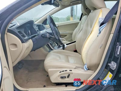 Zdjęcie 7 z 12 samochodu: 2015 VOLVO V60 PREMIER+ VIN:YV140MEC8F1210614 - miniatura